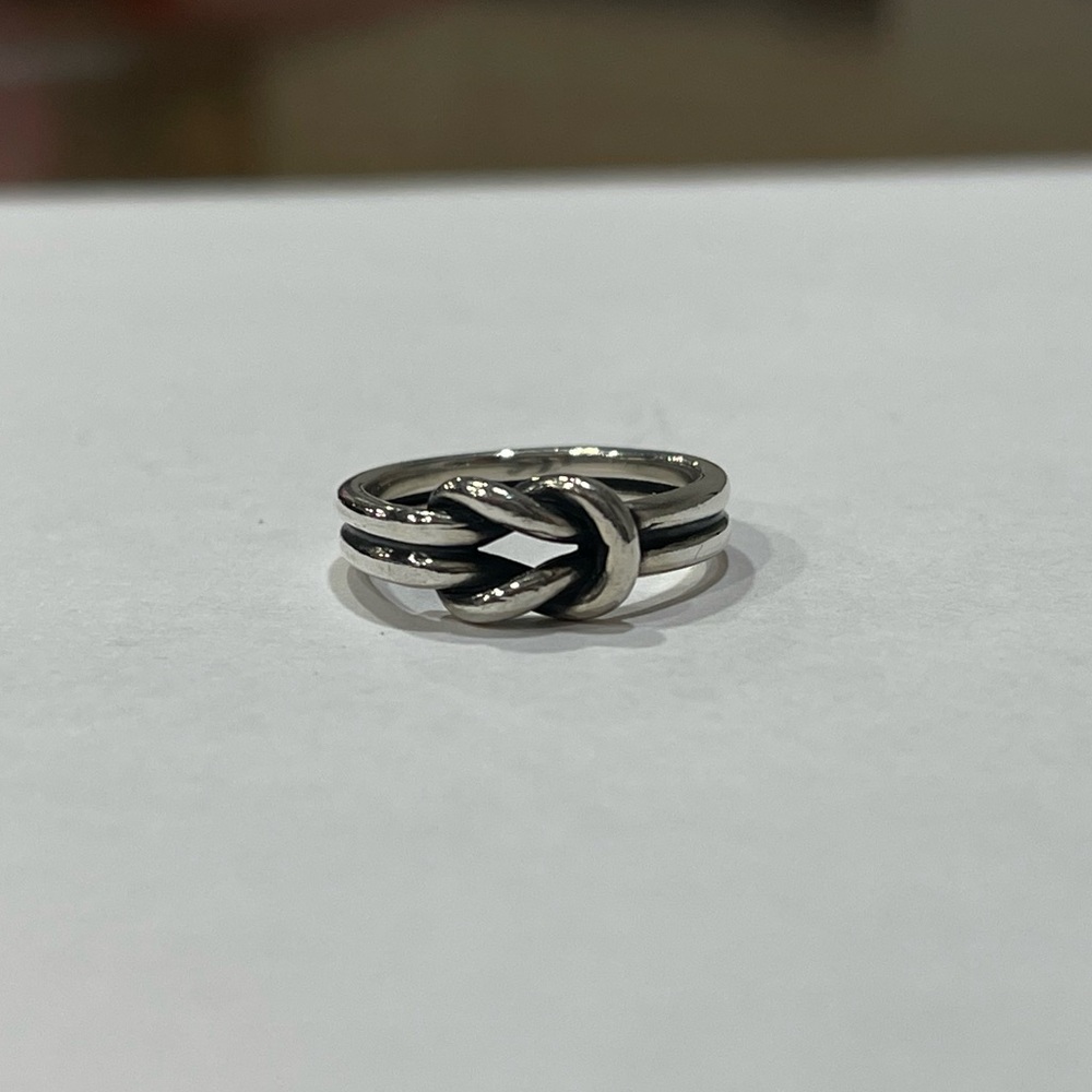 Retired James Avery Lover’s Knot